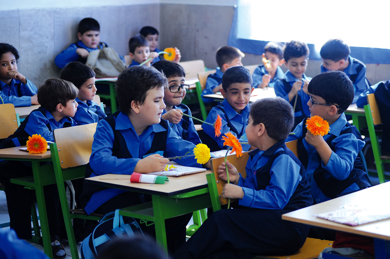 كيف تتعاملي مع طفلك لو رفض الذهاب الى المدرسة؟