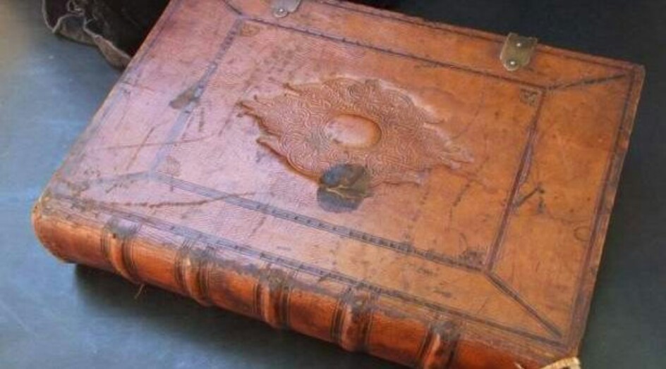 أخطر كتاب في العالم … بمجرد فتحك له ستموت