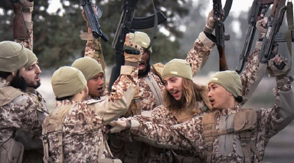 في الحرب على سوريا .....الإمارات سلمت "داعش" قنابل سويسرية عبر الاردن!!