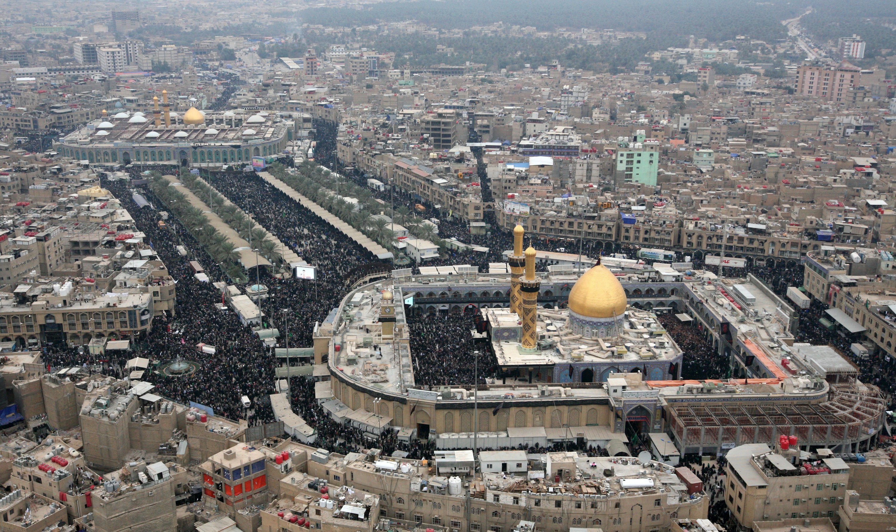 الفا زائر ايراني يفدون الى العراق يوميا لزيارة العتبات المقدسة 