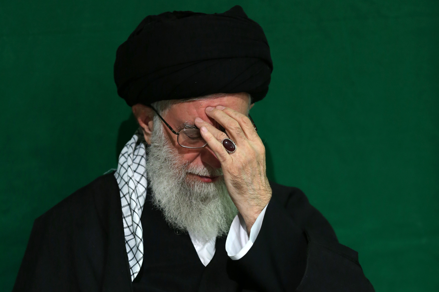 برگزاری مراسم عزاداری امام حسین (ع) باحضور رهبر انقلاب