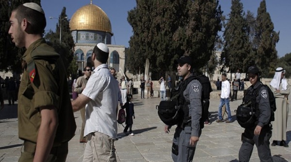 توتر شديد: شبان يتصدون لعربدات المستوطنين أمام الأقصى