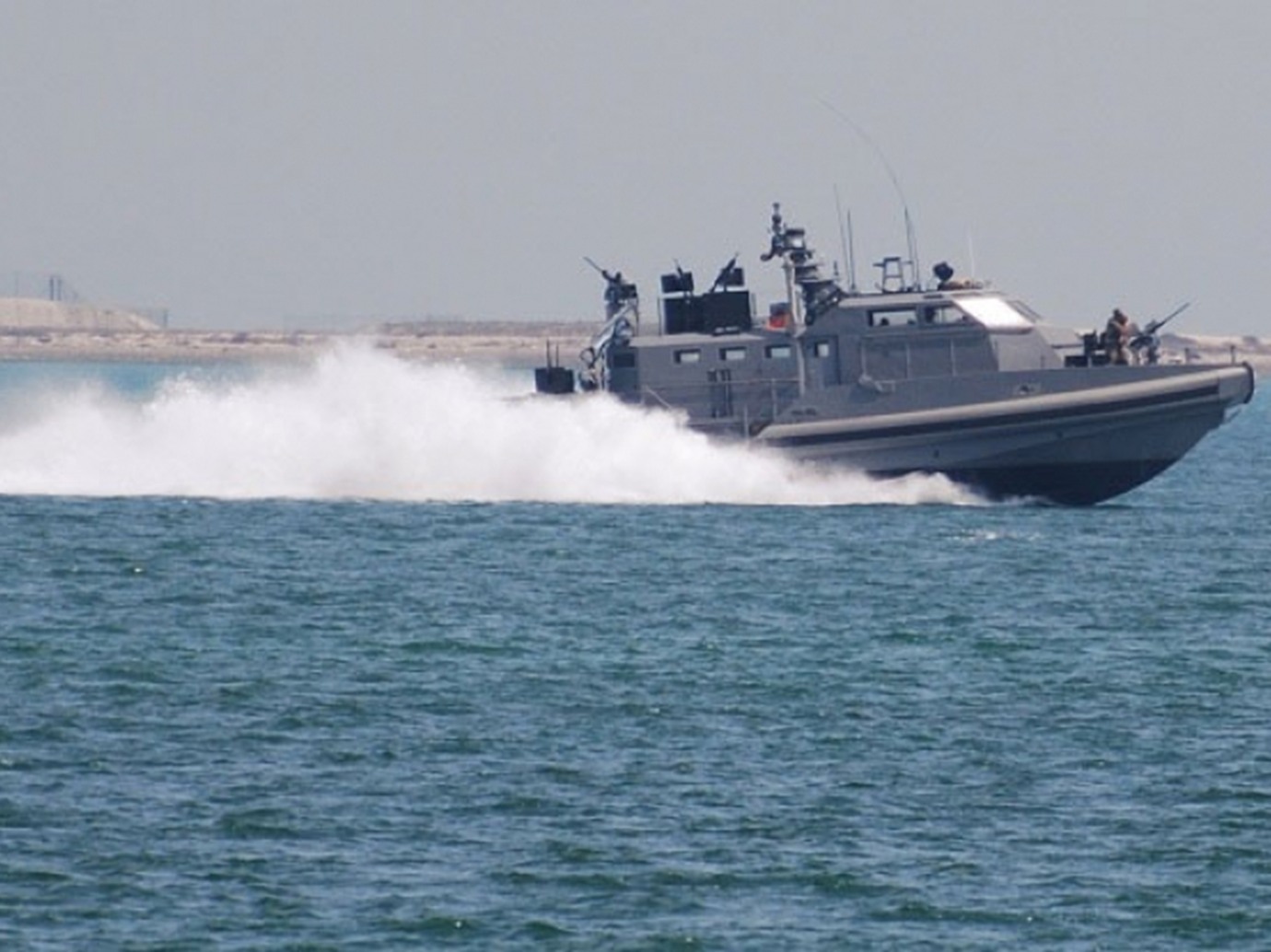 زورق حربي اسرائيلي يخرق المياه الإقليمية اللبنانية