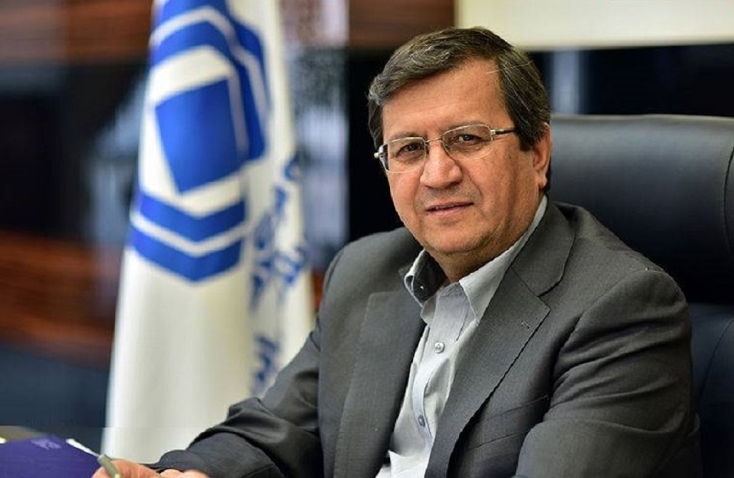 إيران .. محافظ البنك المركزي يؤكد المشاركة بفاعلية في سوق العملة الصعبة