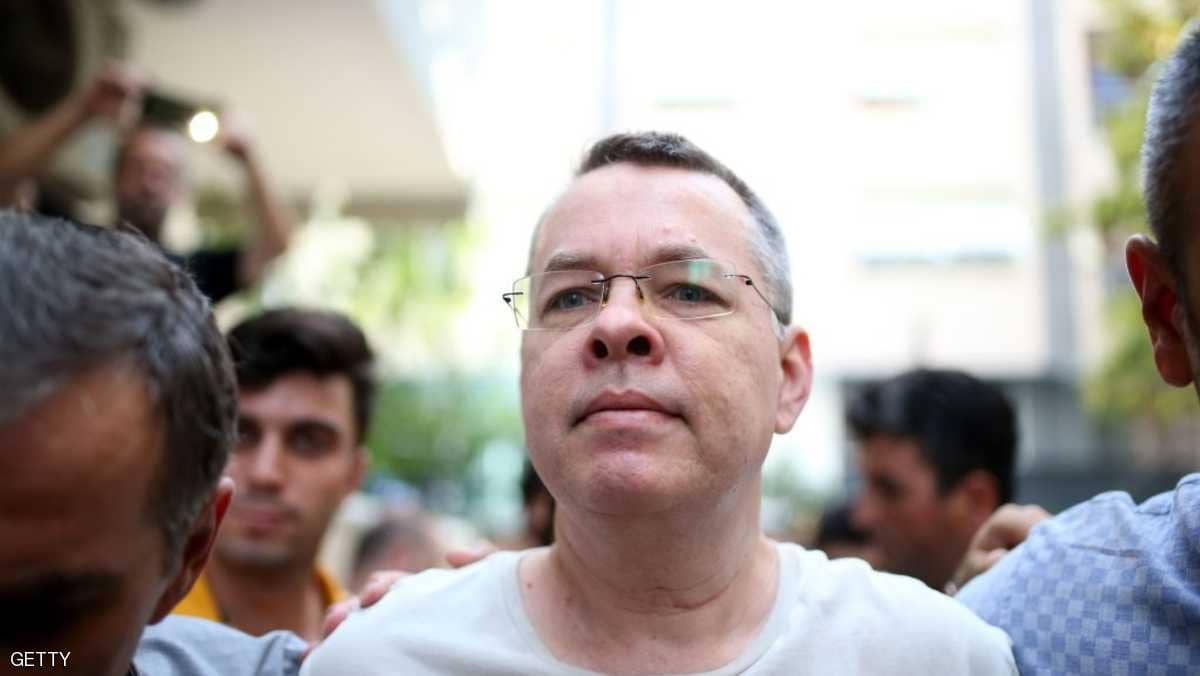 تركيا تخلي سبيل القس الأمريكي برانسون