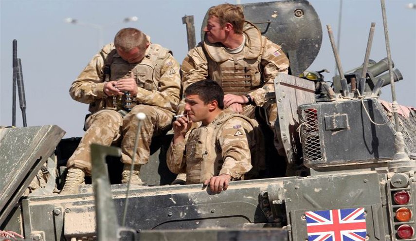 جنود بريطانيون يغيرون جنسهم ويتحولون الى نساء لأسباب غريبة!