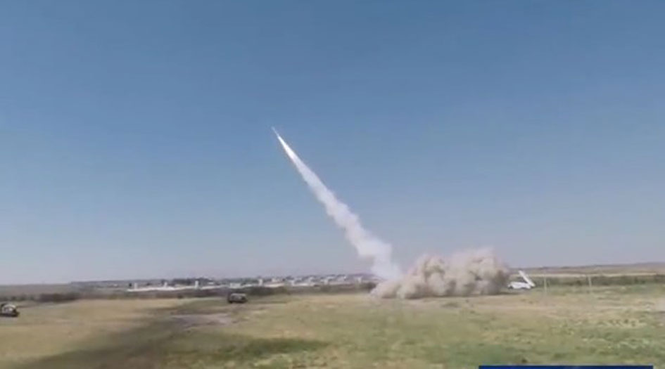 الحرس الثوري يصنع صواريخ باليستية بحرية بمدى 700 كم