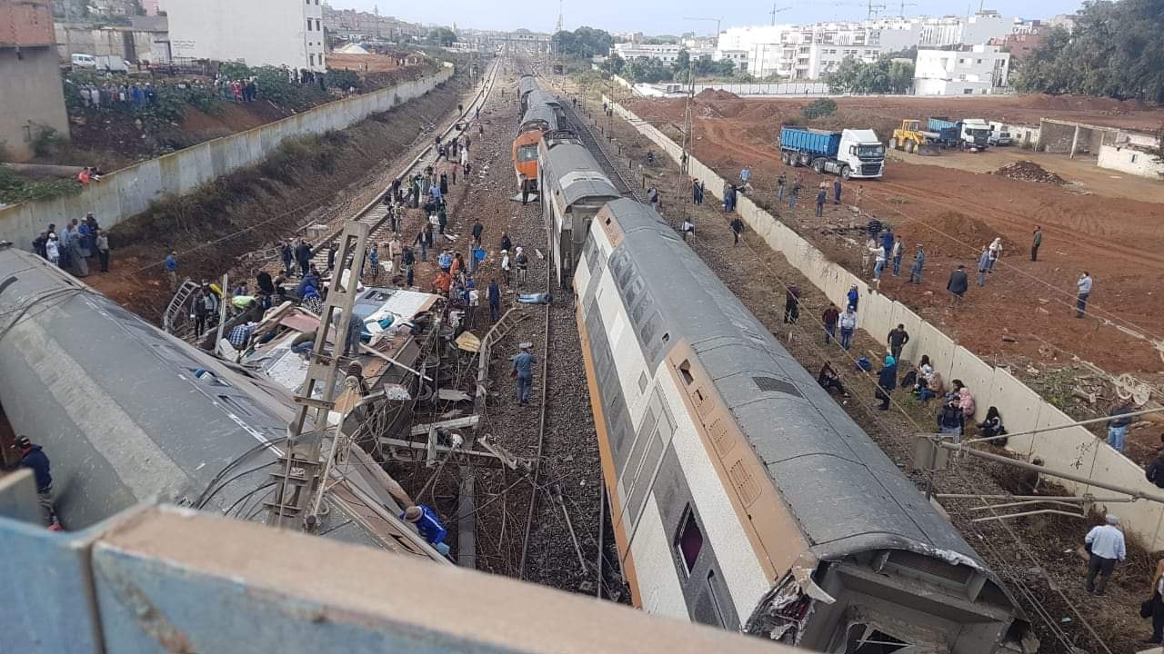 فاجعة لم يشهدها المغرب..انقلاب قطار والخسائر كبيرة