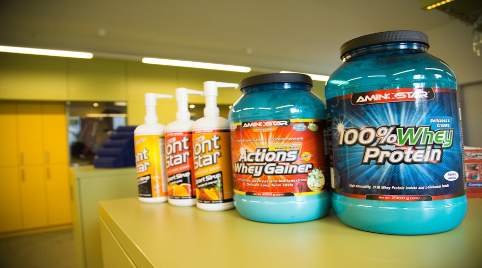 تحذير.. مئات المكملات الغذائية بها 