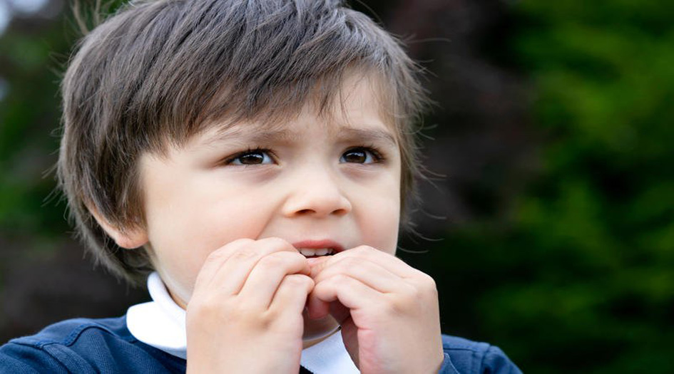 عالجي عادة قضم الأظافر عند أطفالك بهذه الطريقة...