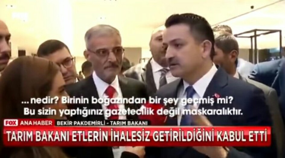 وزير تركي يوبخ صحفيا لعدم اعجابه بالسؤال