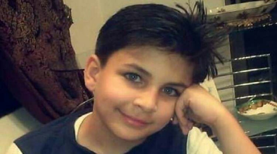 أب عراقي يتعرض لمأساة كبيرة في كارثة بحر الميت !!