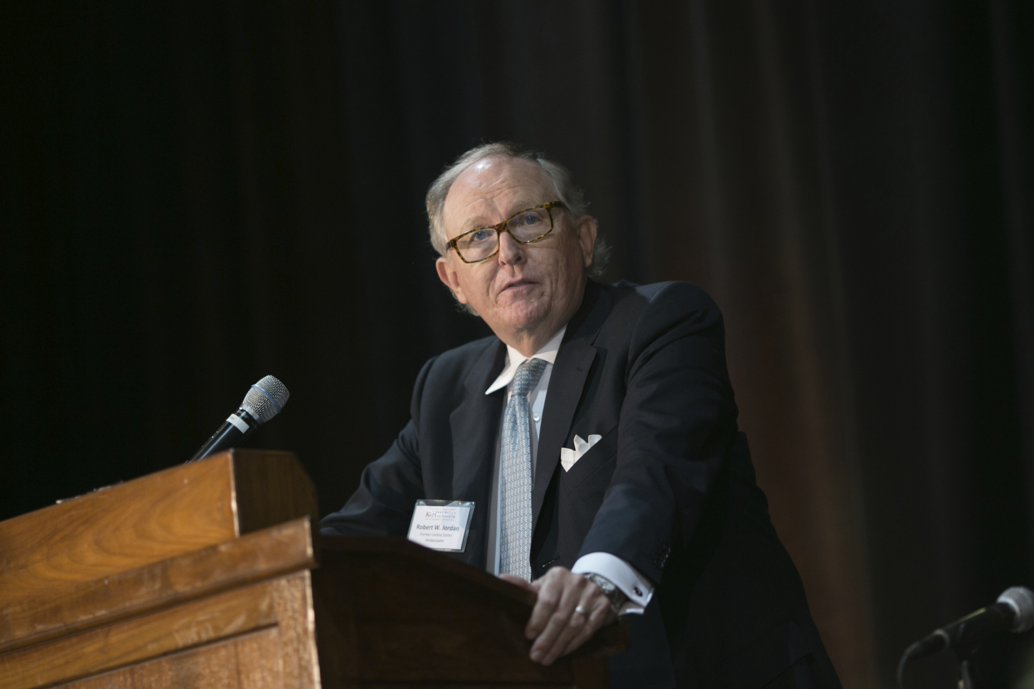 سفيرأمريكي: سياسة بن سلمان جعلت السعودية دولة "مارقة"