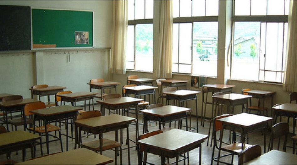  مدرس ينتحر داخل الصف المدرسي 