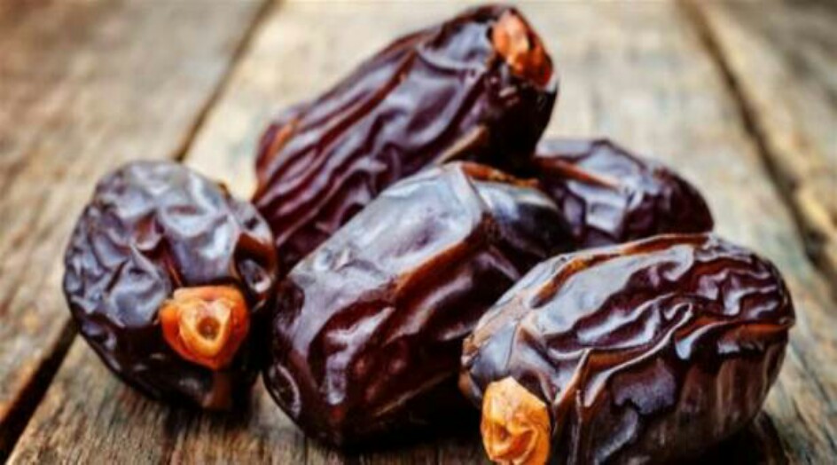 هذا ما تفعله حبة تمر بجسم الإنسان!