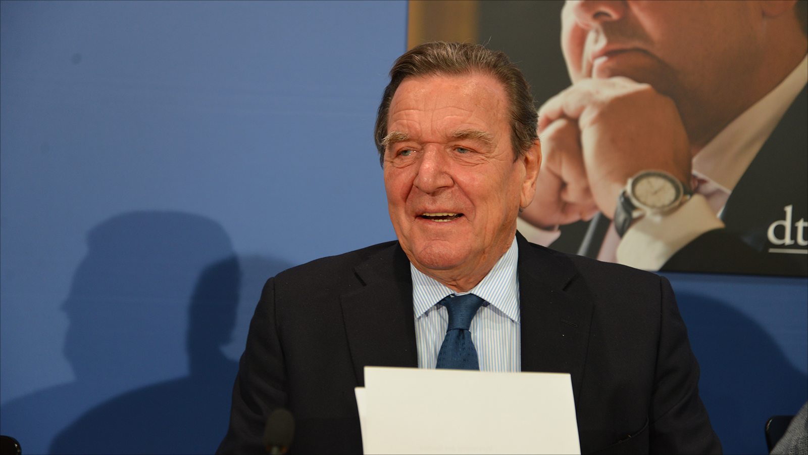 مستشار ألماني: امريكا تعاملنا كدولة محتلة ويجب تغييرها