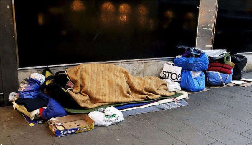 مشرد أمريكي يتحول إلى مليونير بعد أن عثر على مفاجئة في القمامة!