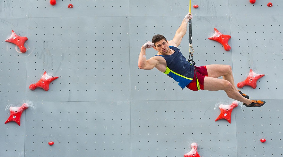 اختيار الايراني "رضا عليبور" افضل متسلق صخور في العالم لعام 2018