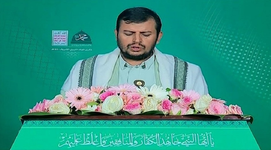  السيد الحوثي: متمسكون بحقنا في الدفاع عن أنفسنا وبلدنا 