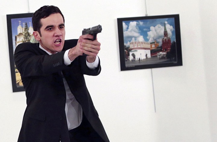 جماعة غولن وراء اغتيال السفير الروسي 