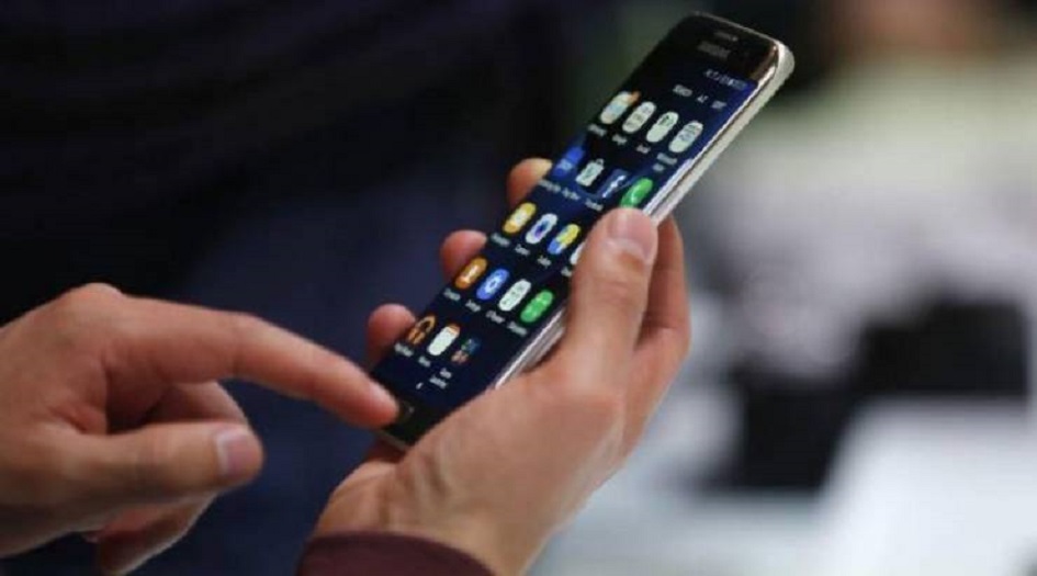  هواتفكم الذكية قد تسبب لكم العمى!