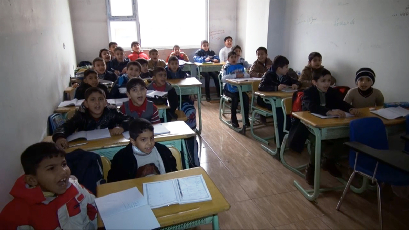 كل 100 تلميذ عراقي لا يصل منهم الا 14 للجامعة والسبب!!