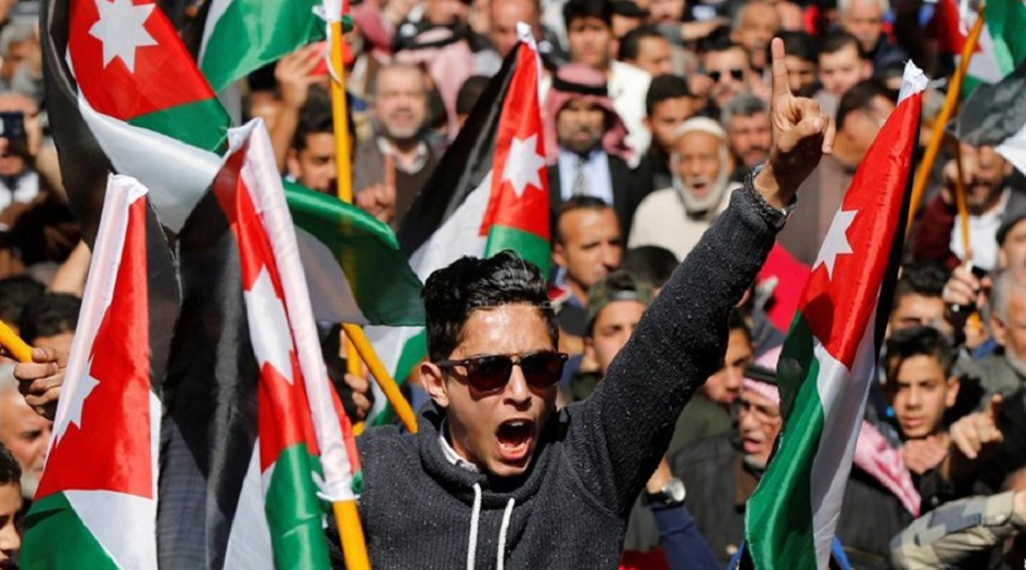 على غرار "الستر الصفراء" هذا هو شعار الاحتجاجات والاعتصامات في الأردن!