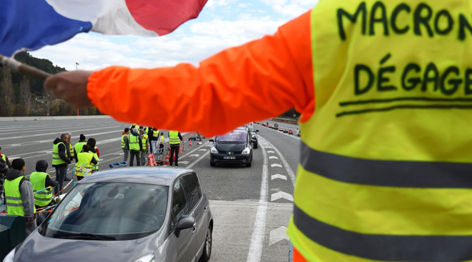 تنازلات لا تُلغي «أزمة النموذج»