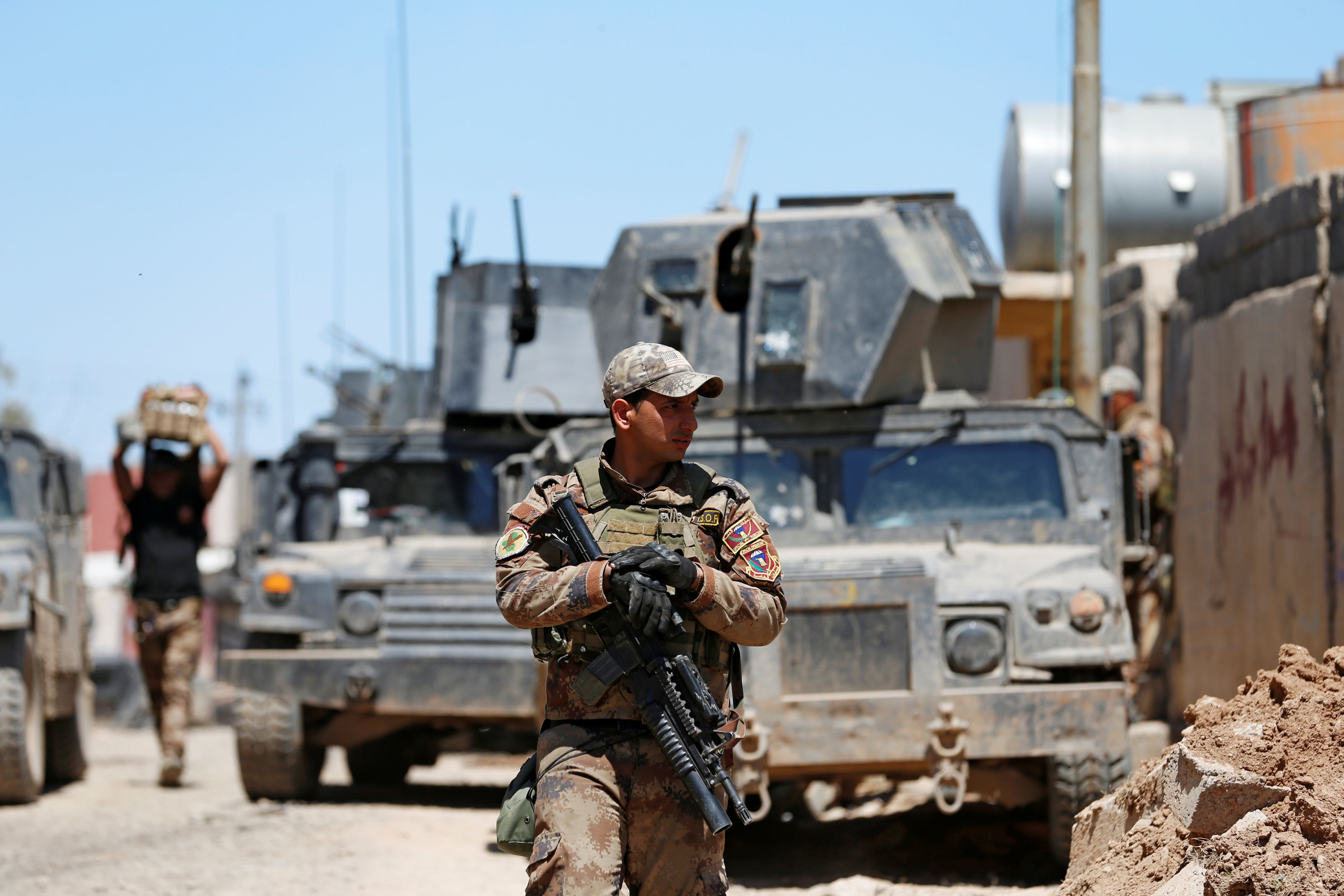 بالصورة ..استشهاد ضابط عراقي بانفجار عبوة ناسفة غربي الانبار