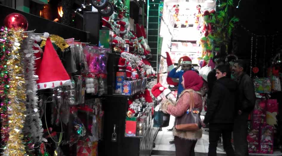 احتفال المسلمين بعيد الكريسماس!