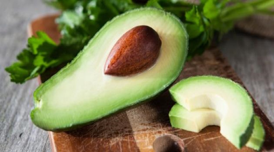 13 سبباً سيقنعكم فوراً أن تأكلوا حبة أفوكادو كل يوم