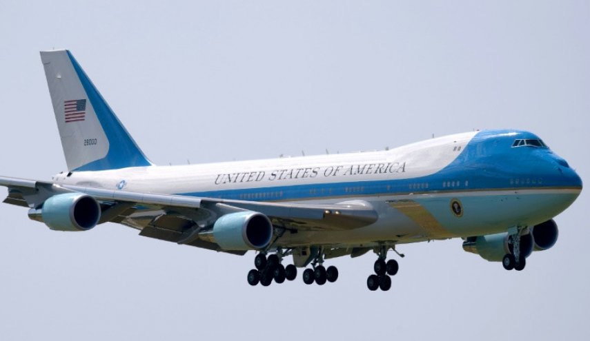 حدث غريب قبل وصول طائرة ترامب الي العراق!