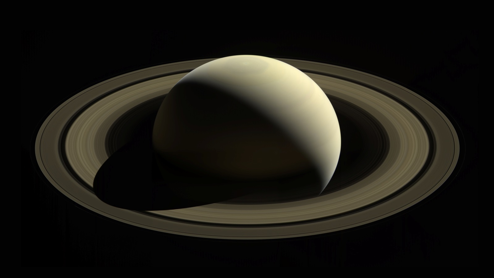 ناسا تعلن فقدان حلقات زحل الجميلة