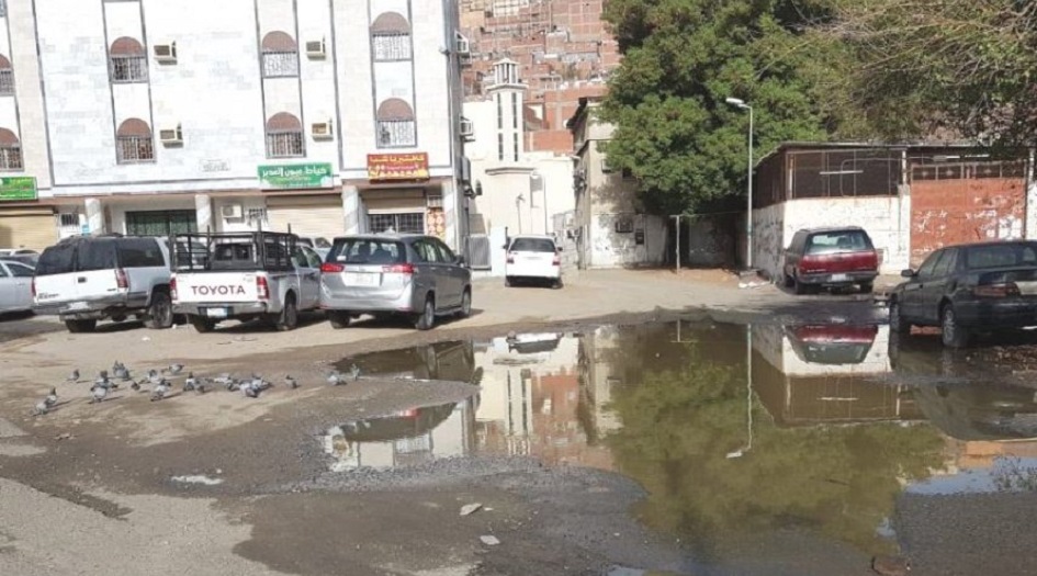 شاهد...العثور على "لقيط" حي بالقرب من مجمع تجاري في مكة المكرمة