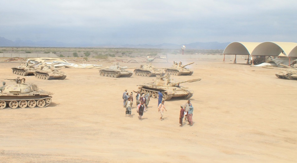 مقتل وجرح عشرات الغزاة والمرتزقة بينهم رئيس أركان هادي بعملية نوعية في قاعدة العند