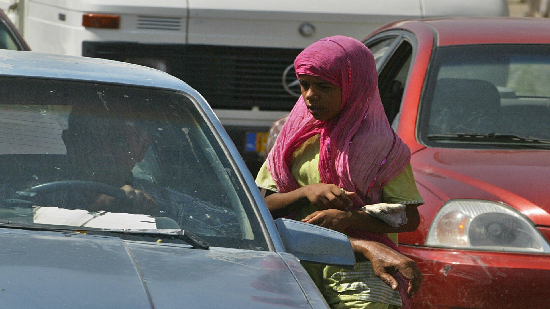 تقرير صادم عن بيع الفتيات في العراق 
