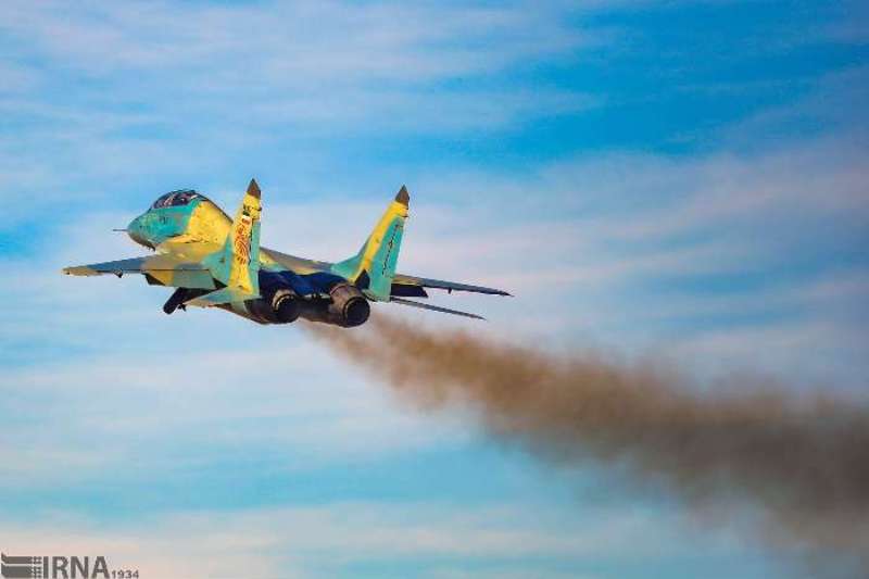 مقاتلات القوة الجوية الايرانية تنفذ عمليات القتال الجوي