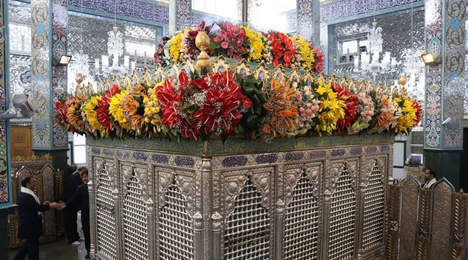 بالصور...  تزيين مقام  عقيلة بني هاشم السيدة زينب عليها السلام في دمشق