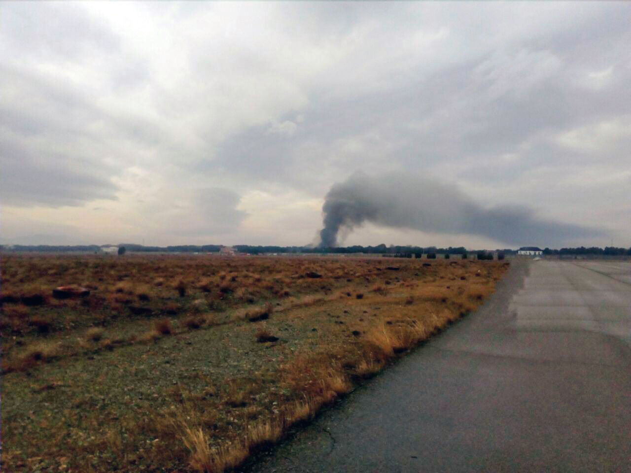 خلل فني يسقط طائرة شحن في كرج غرب طهران