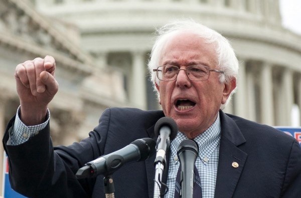 سناتور سرشناس آمریکایی مهار رژیم سعودی را خواستار شد