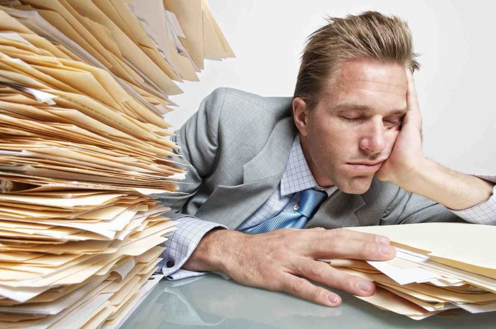 کم خوابی خطر ابتلا به آلزایمر را تشدید می کند