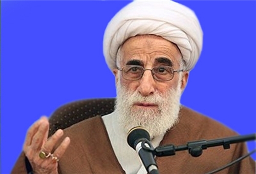 آية الله جنتي: الشعب الايراني ثابت في الدفاع عن ثورته رغم الصعوبات