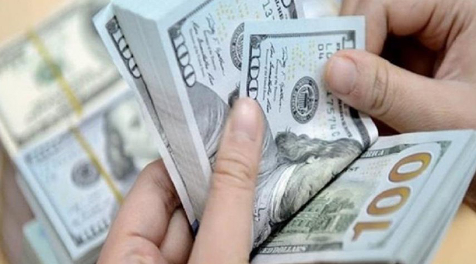 "ارتفاع مفاجئ" في سعر صرف الدولار اليوم