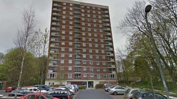 سكان بناية "منحوسة" لم ينزلوا الشارع منذ 35 يوما