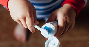 متى يتحول معجون الأسنان إلى سمّ؟