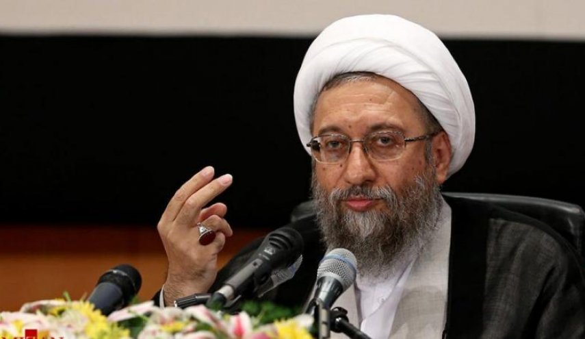 آملي لاريجاني:على اميركا واذنابها القبول بالفشل بسوريا