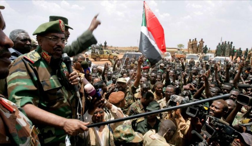 بعد 45 يوما..قوى الإحتجاجات لاتزال تصر على 