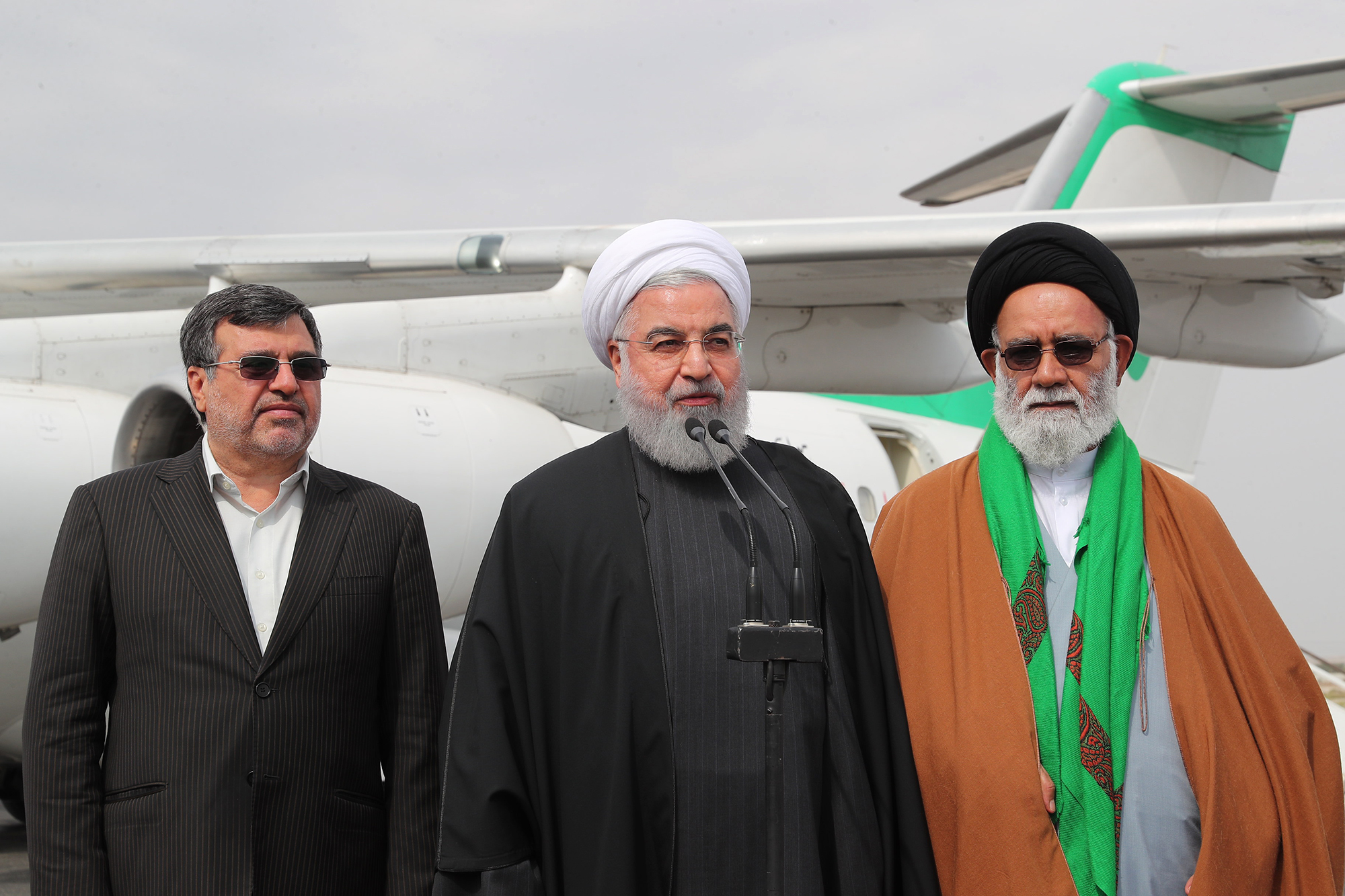 روحاني: نأسف لبعض الجيران الذين لجأوا الى اميركا والصهاينة