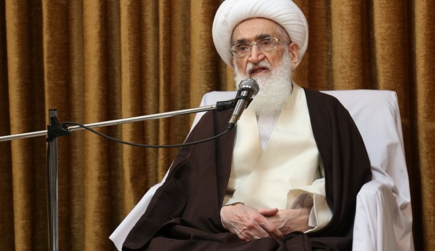 آية الله نوري همداني: يجب تزويد القوات المسلحة بأحدث الأسلحة الدفاعية