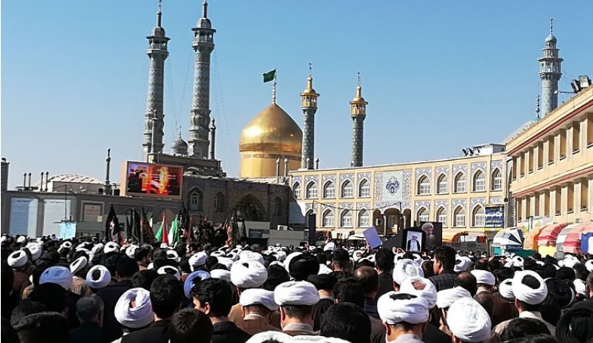 جثمان آية الله مؤمن يوارى الثرى في قم